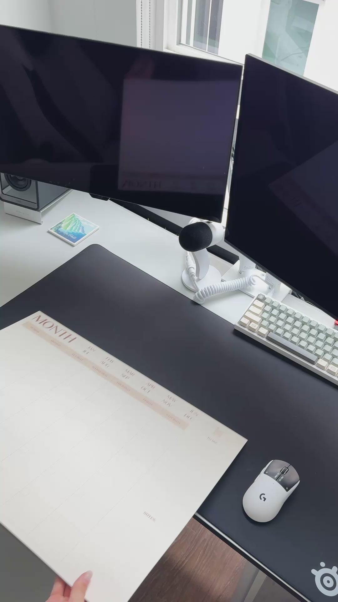 Undated 12-Month Flat Desk Calendar (22" x 17")